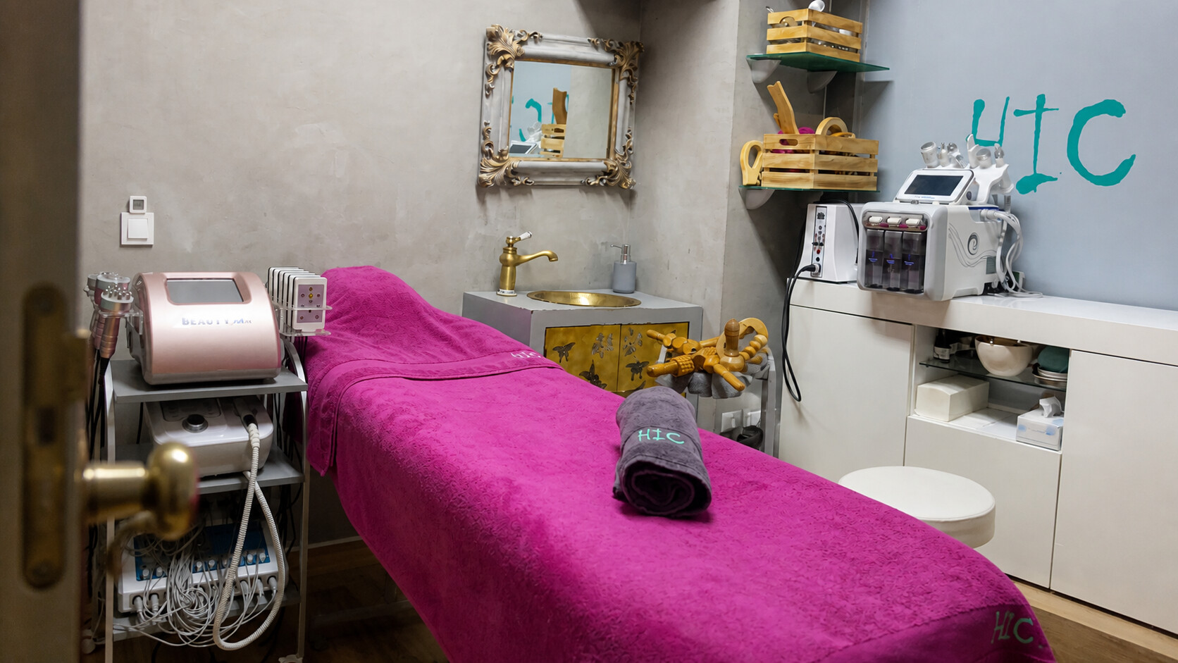 Sala de tratamientos faciales de HIC Tratamientos en Alameda de Osuna - Barajas